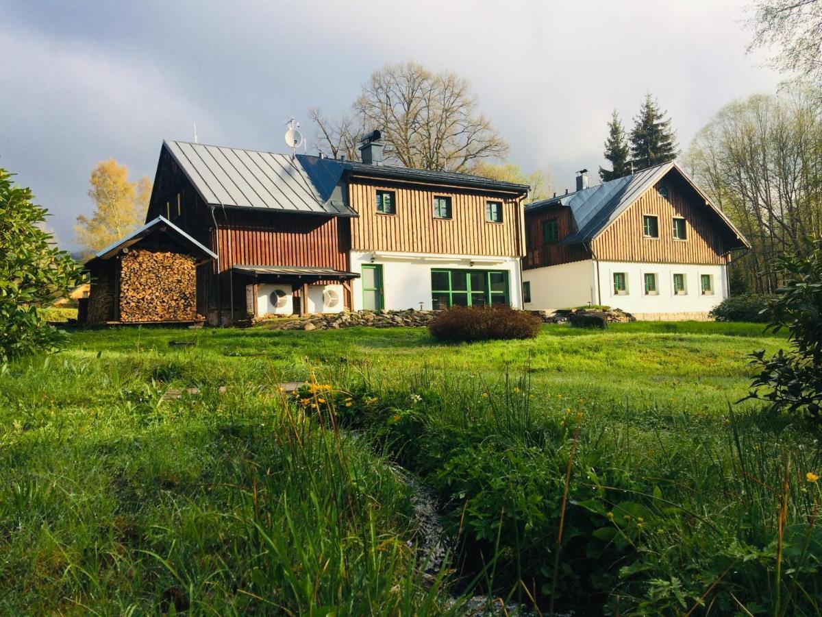 Chata Rozhlas Železná Ruda المظهر الخارجي الصورة
